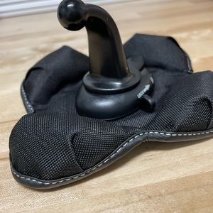 Garmin Portable Friction Mount new in original box